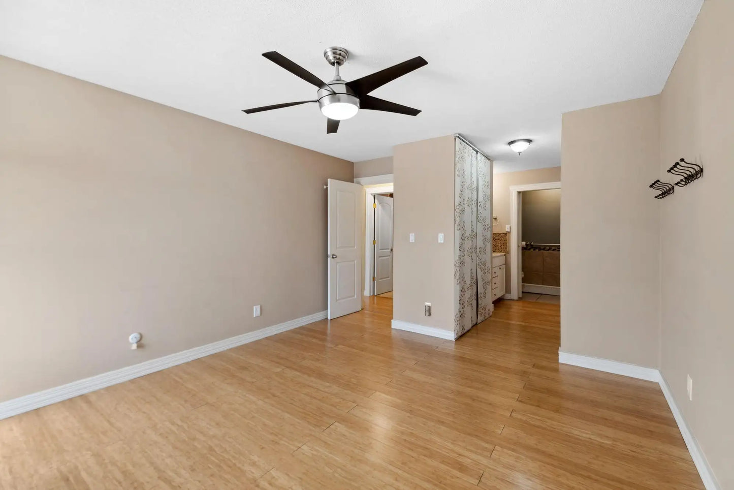 2800 Hamline Avenue, Roseville, MN 55113