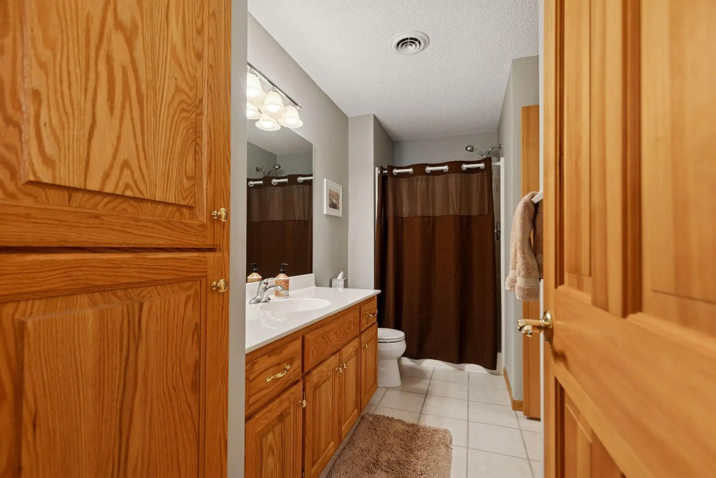 14331 Peninsula Point Drive, Savage, MN 55378