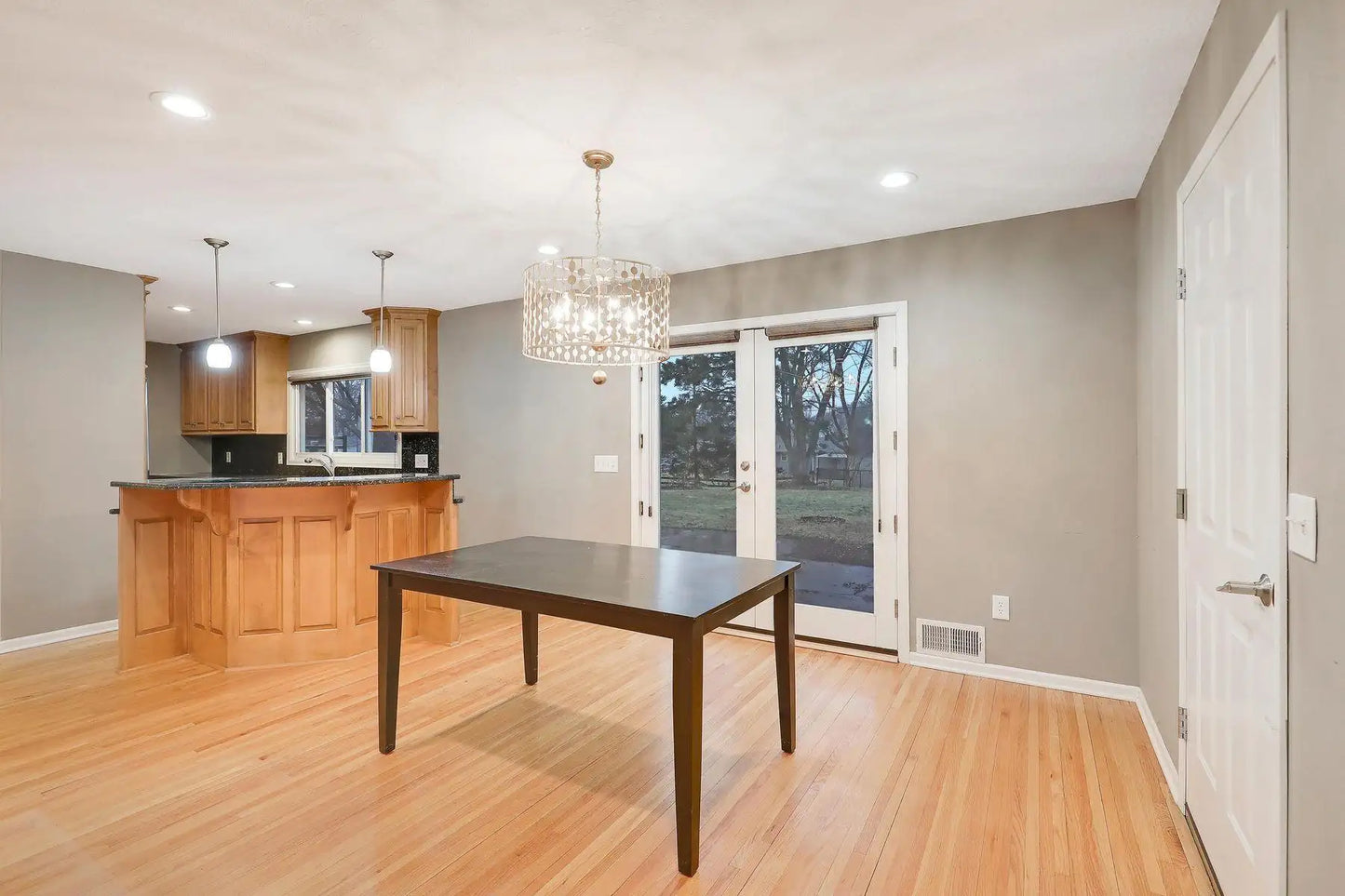 6120 Chowen Avenue, Edina, MN 55410