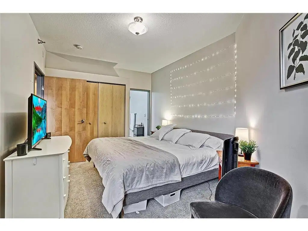2600 University Avenue, Minneapolis, MN 55414