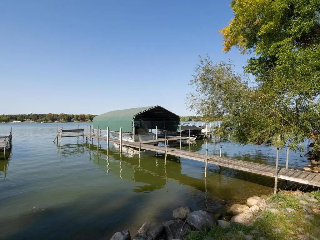 1555 Bluebird Lane, Mound, MN 55364