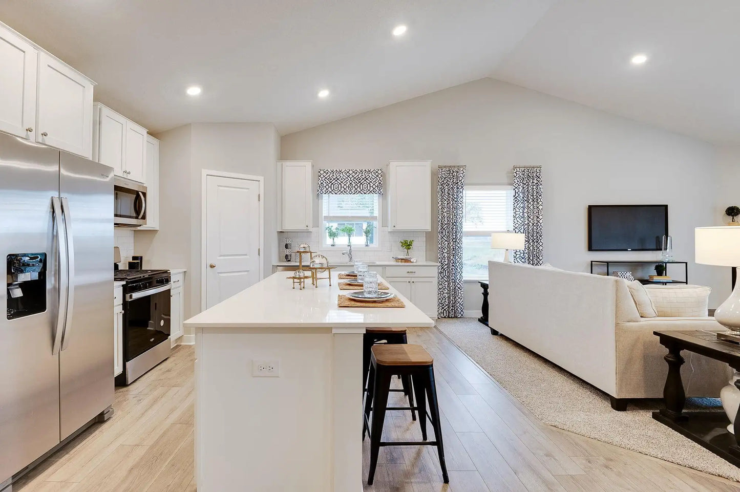 2127 Ardmore Place, Shakopee, MN 55379