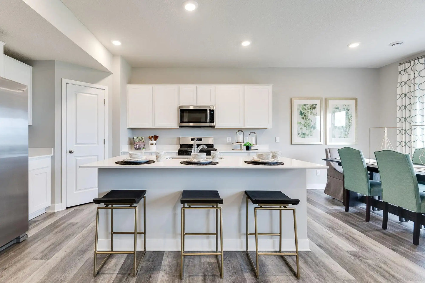 2048 Aquarius Drive, Shakopee, MN 55379