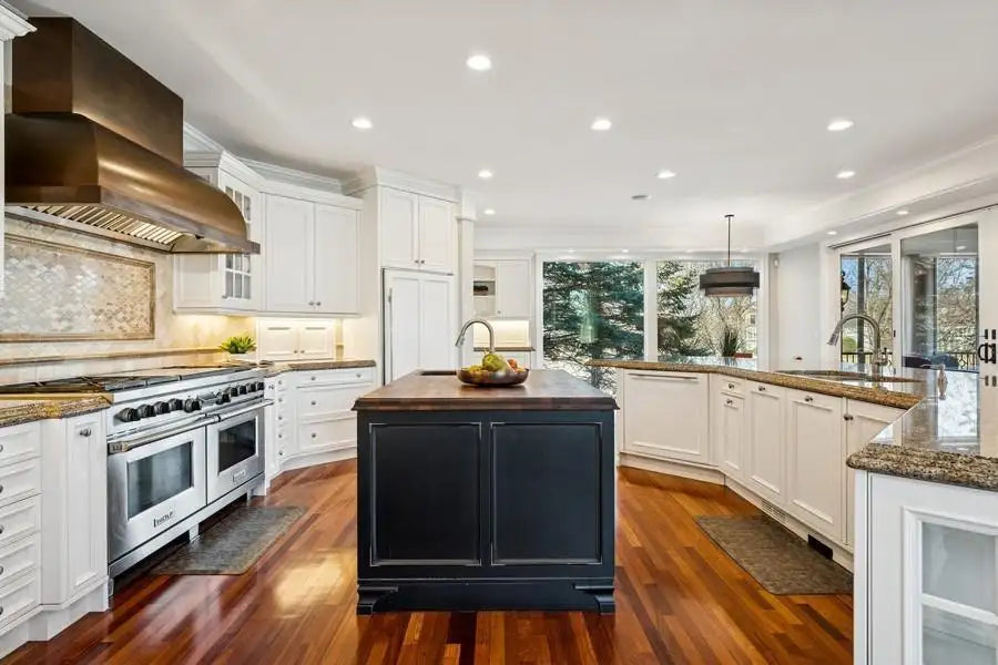 18313 Nicklaus Way, Eden Prairie, MN 55347