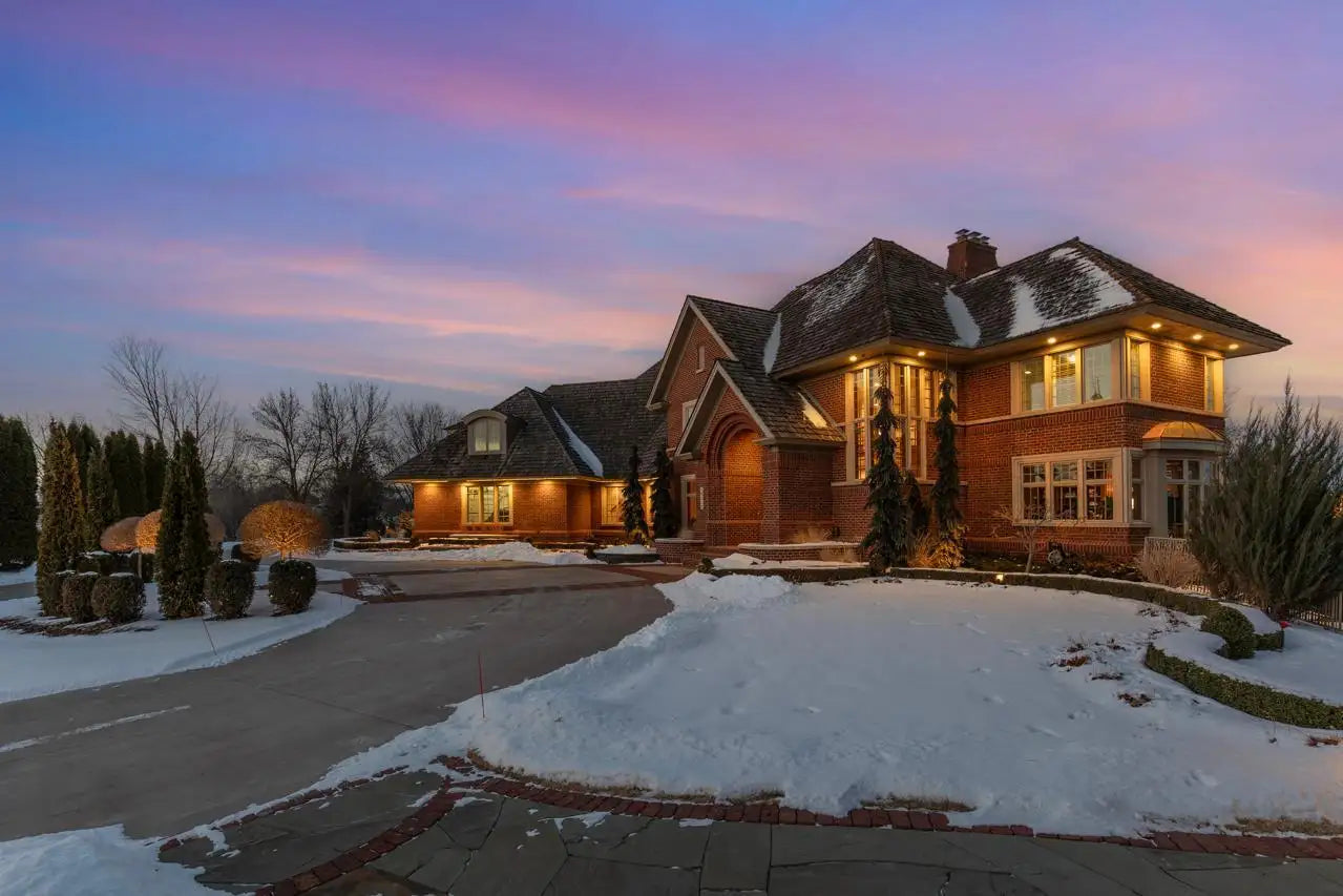 18313 Nicklaus Way, Eden Prairie, MN 55347