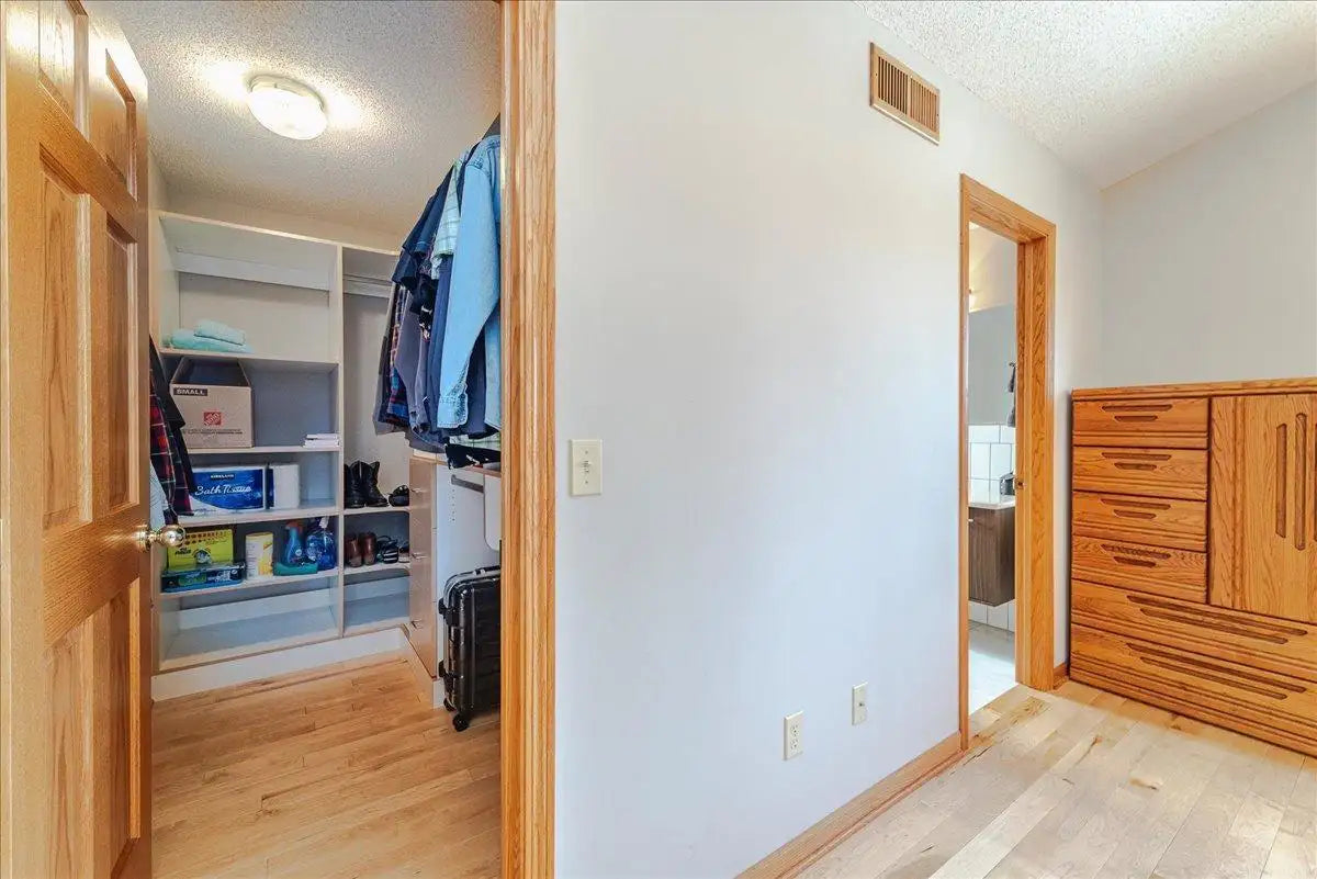 1084 Stein Drive, Waconia, MN 55387