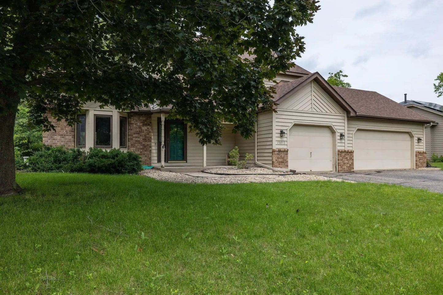 15813 Garden View Drive, Apple Valley, MN 55124