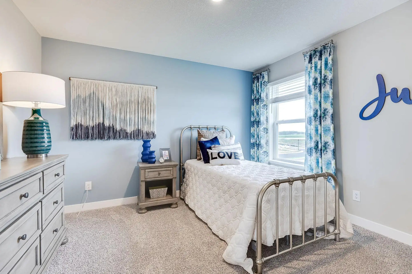 2048 Aquarius Drive, Shakopee, MN 55379