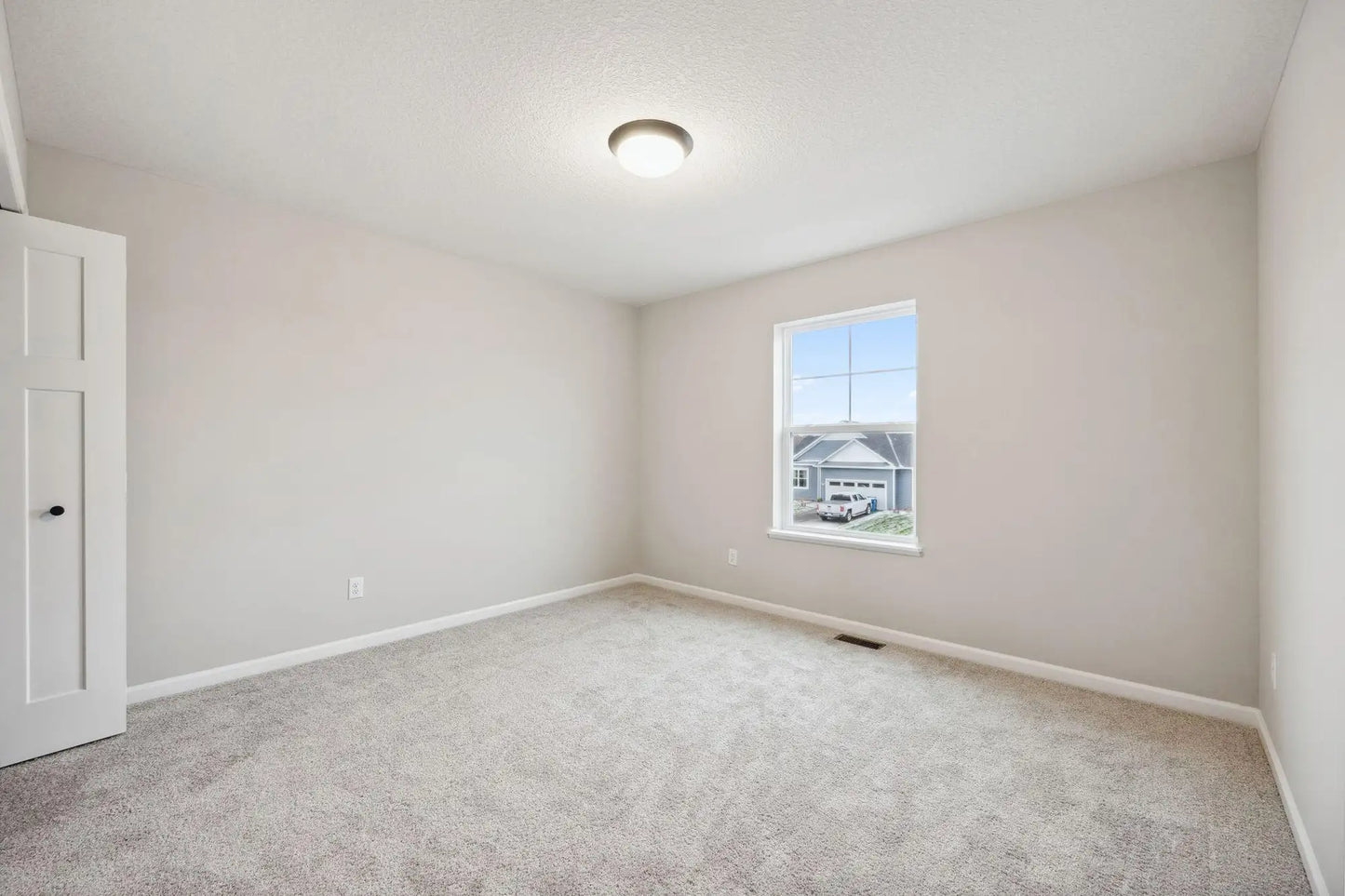1061 Annagaire Curve, Rosemount, MN 55068