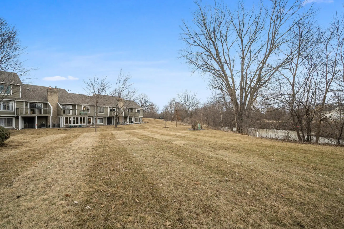 974 Winterberry Drive, Woodbury, MN 55125