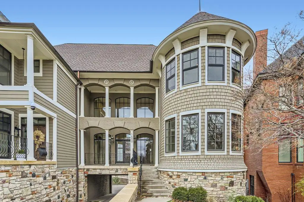 1600 Kenwood Parkway, Minneapolis, MN 55405