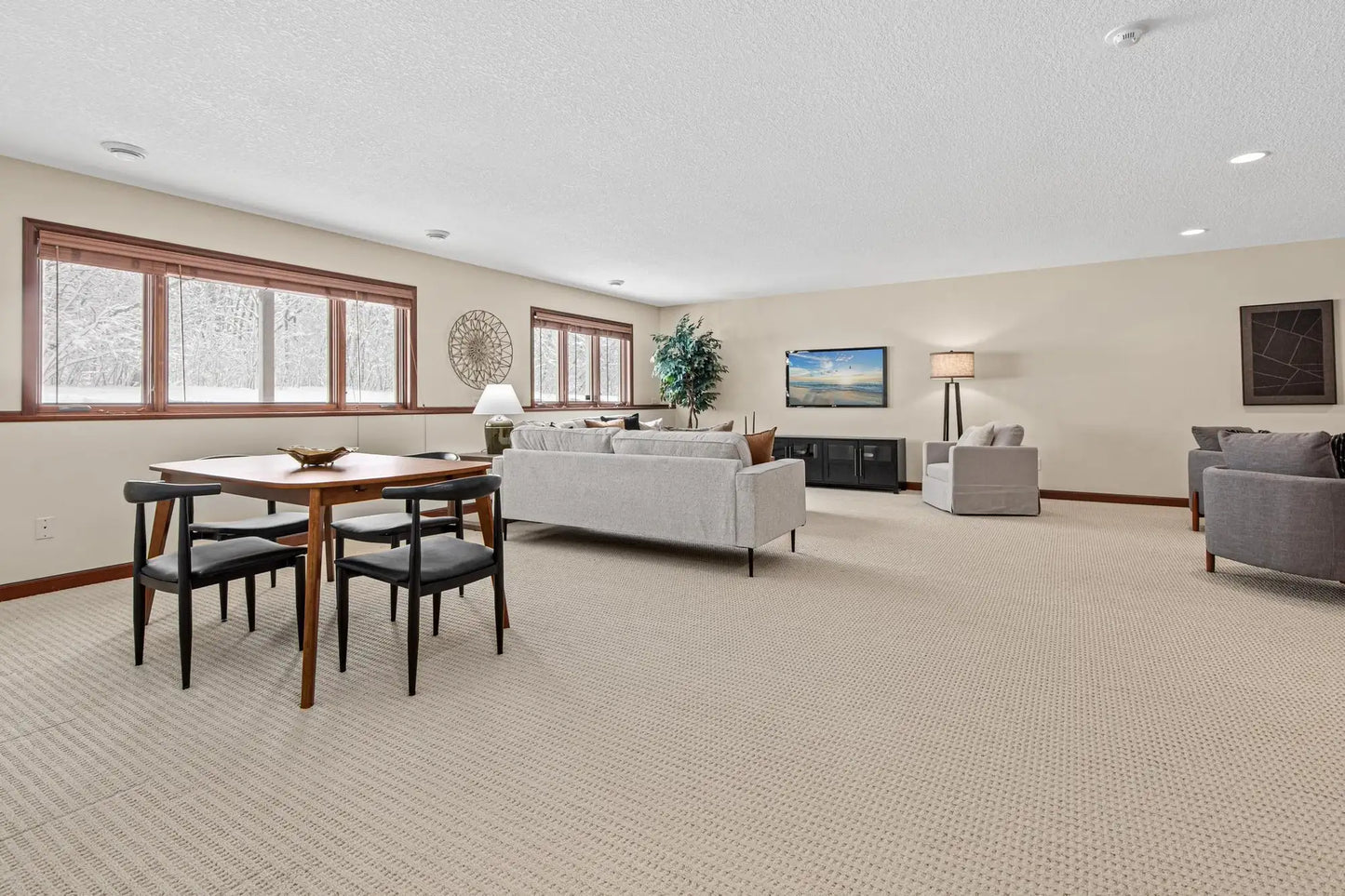 2202 Midland View Court, Roseville, MN 55113