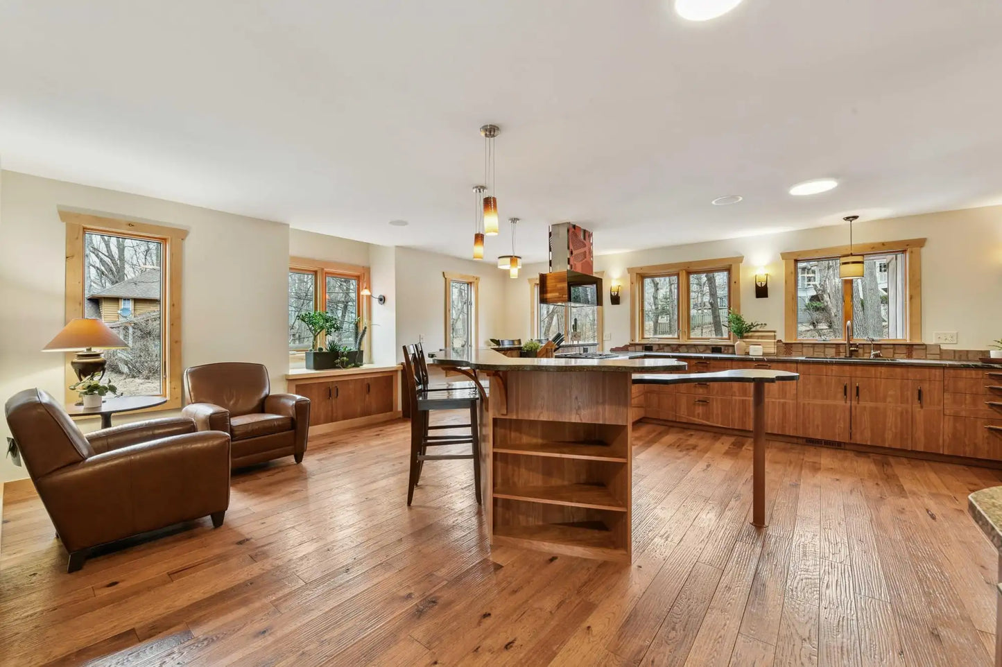 18920 Park Avenue, Deephaven, MN 55391