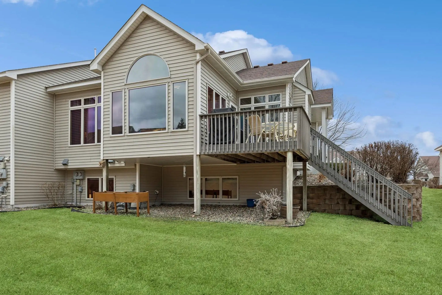 14331 Peninsula Point Drive, Savage, MN 55378