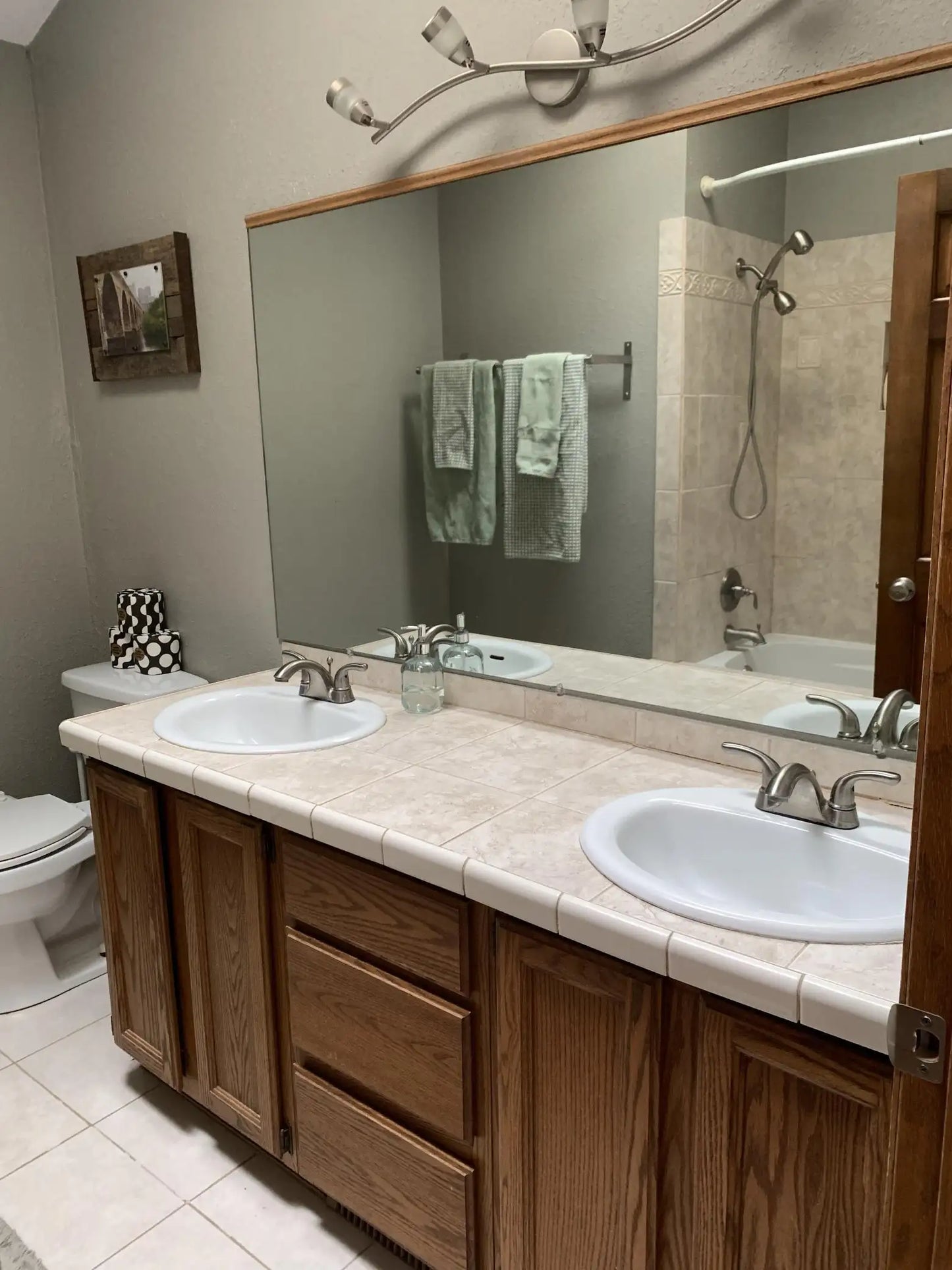 8948 Pinehurst Road, Woodbury, MN 55125