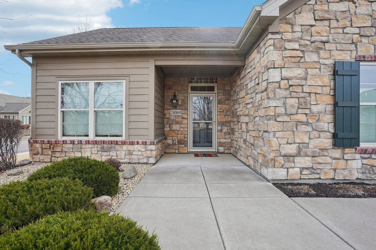 24069 Rivers Edge Road, Rogers, MN 55374