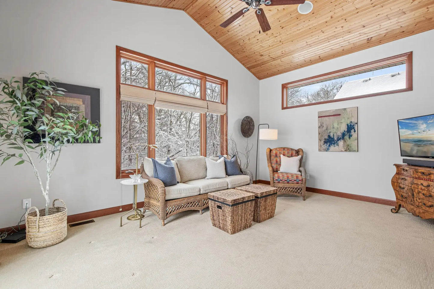 2202 Midland View Court, Roseville, MN 55113