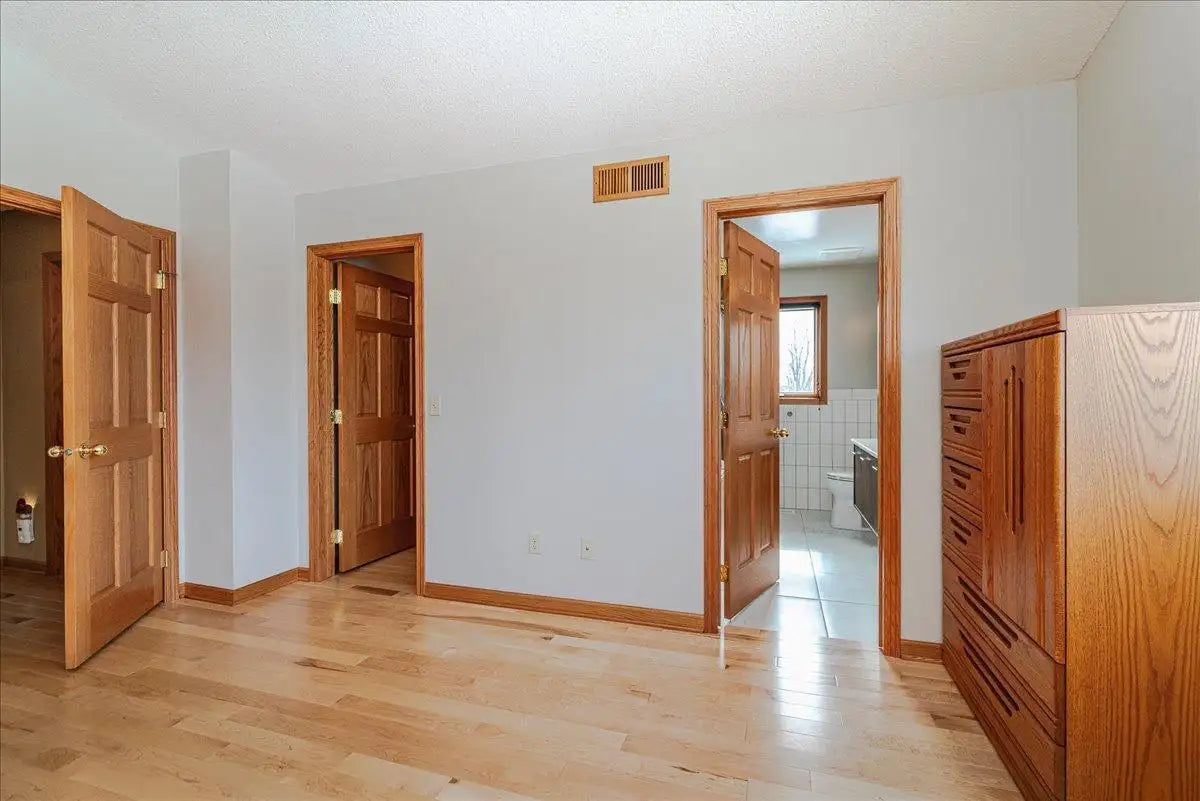 1084 Stein Drive, Waconia, MN 55387
