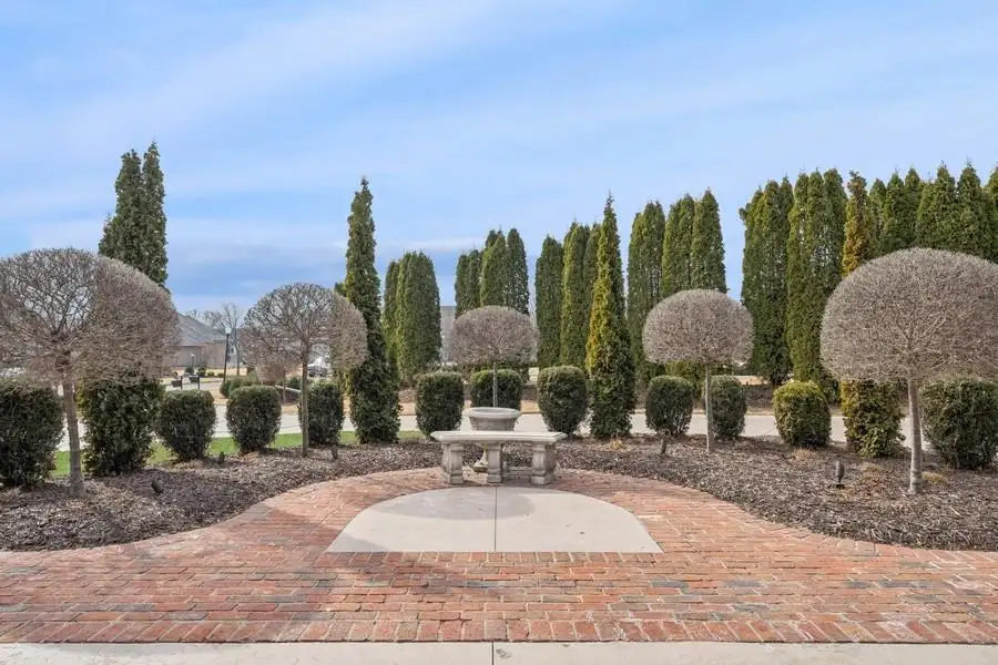 18313 Nicklaus Way, Eden Prairie, MN 55347