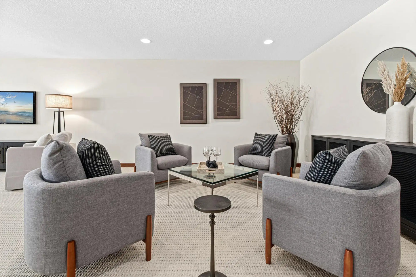 2202 Midland View Court, Roseville, MN 55113