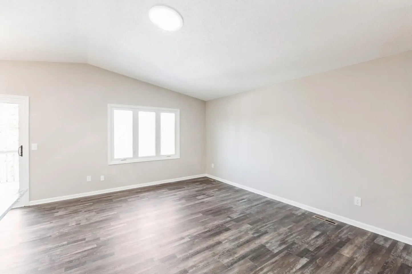 2584 76th Street, Inver Grove Heights, MN 55076