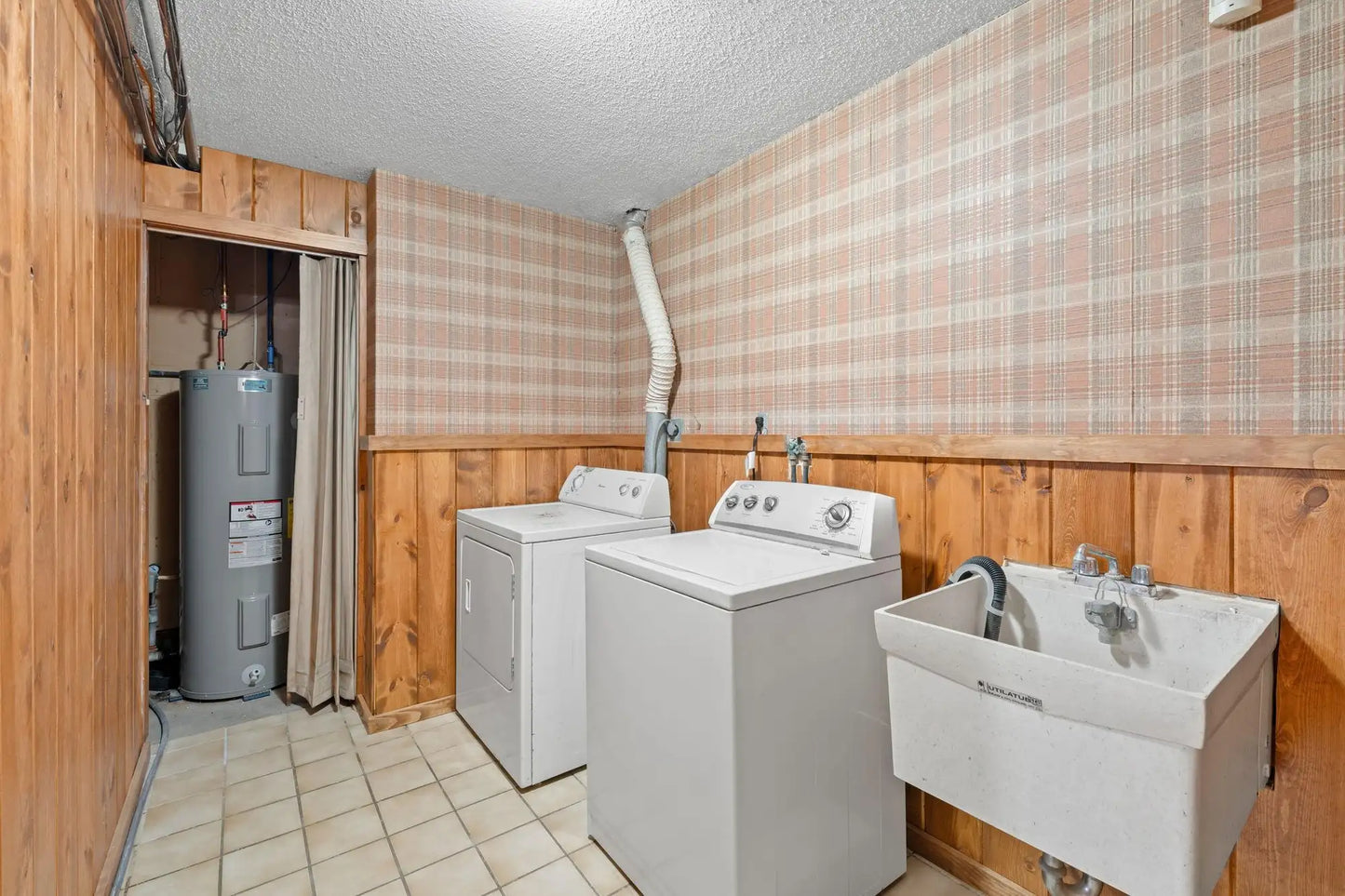 104 Birchview Lane, Hinckley, MN 55037