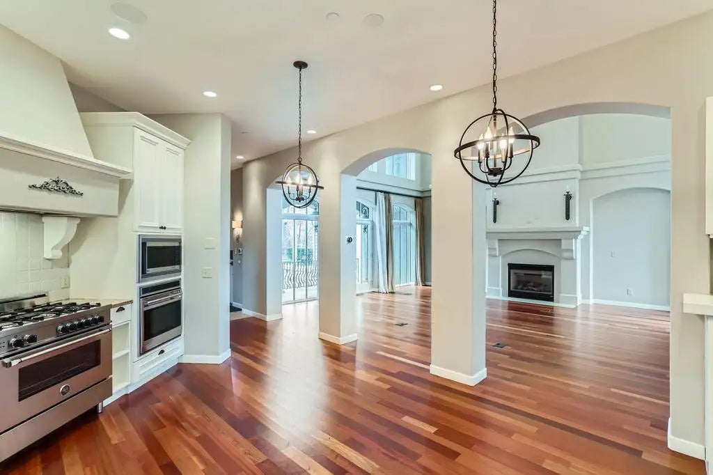1600 Kenwood Parkway, Minneapolis, MN 55405