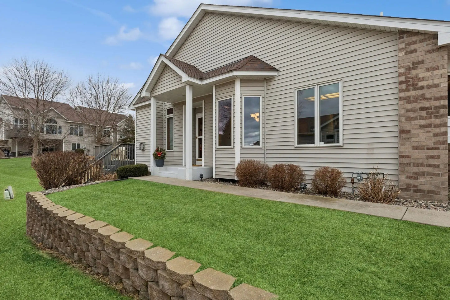 14331 Peninsula Point Drive, Savage, MN 55378