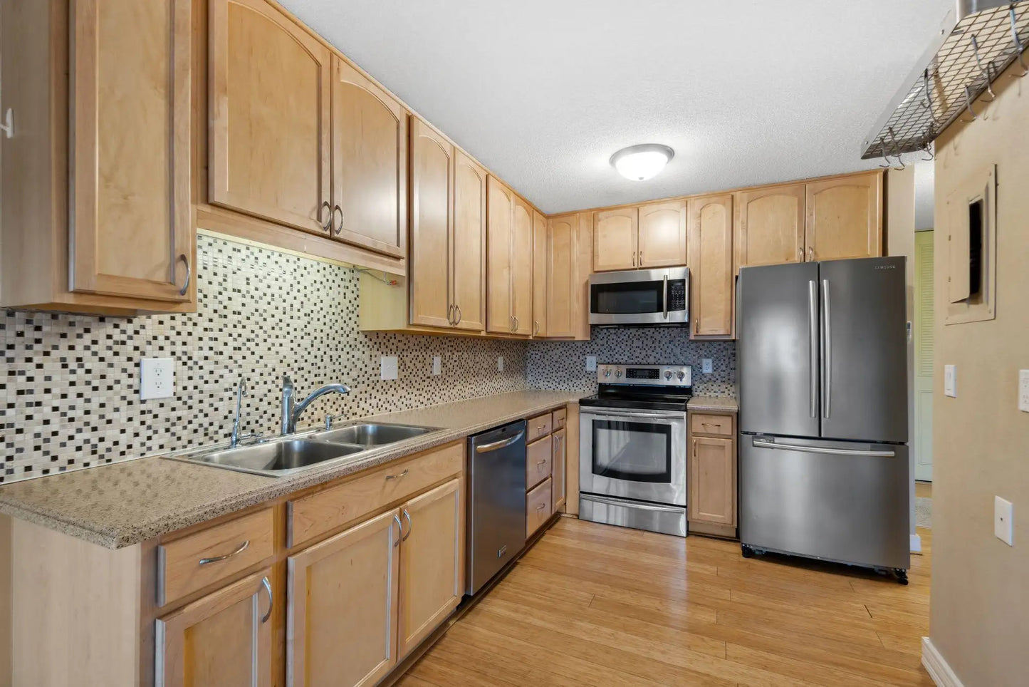 2800 Hamline Avenue, Roseville, MN 55113
