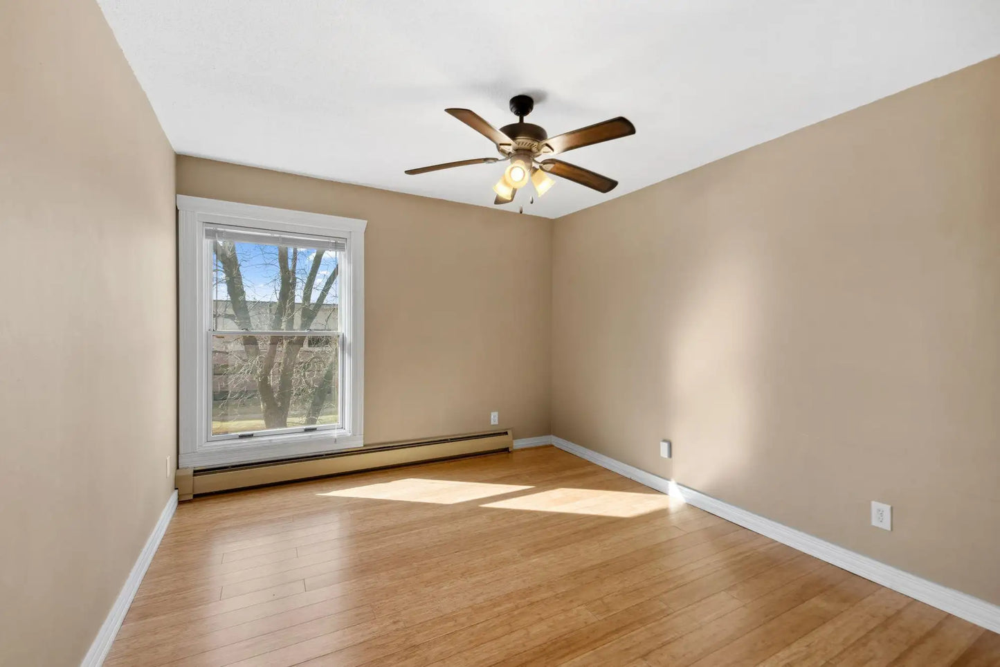 2800 Hamline Avenue, Roseville, MN 55113