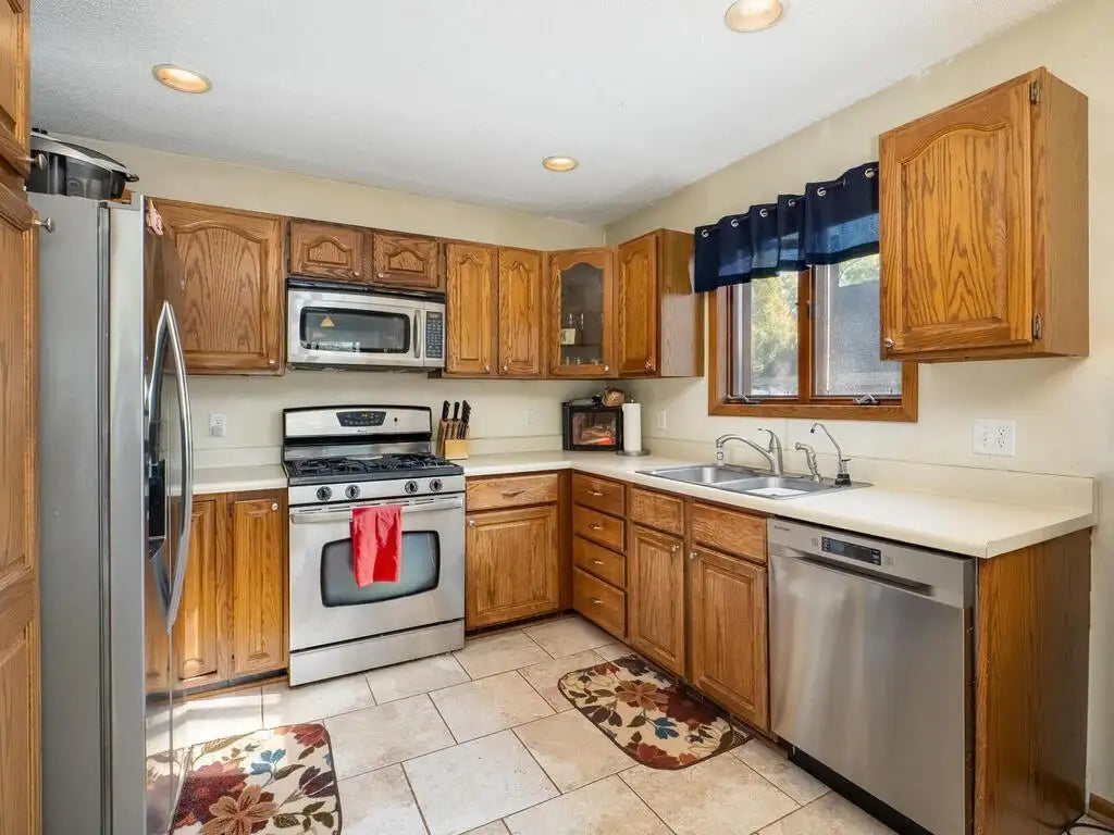 1555 Bluebird Lane, Mound, MN 55364