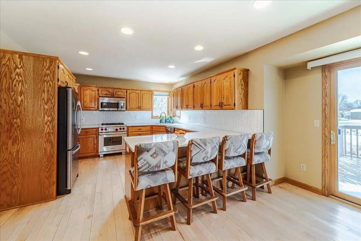 1084 Stein Drive, Waconia, MN 55387