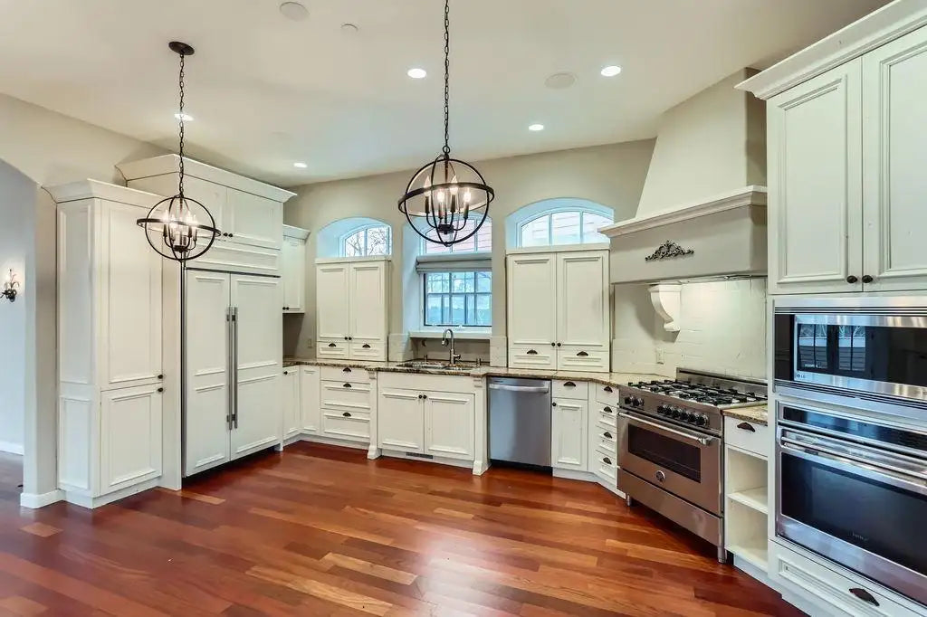 1600 Kenwood Parkway, Minneapolis, MN 55405