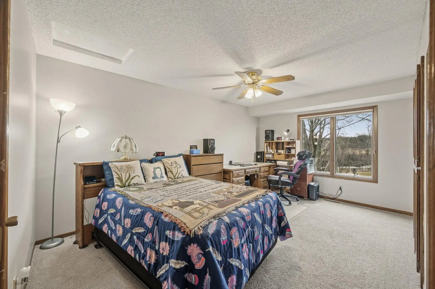 974 Winterberry Drive, Woodbury, MN 55125