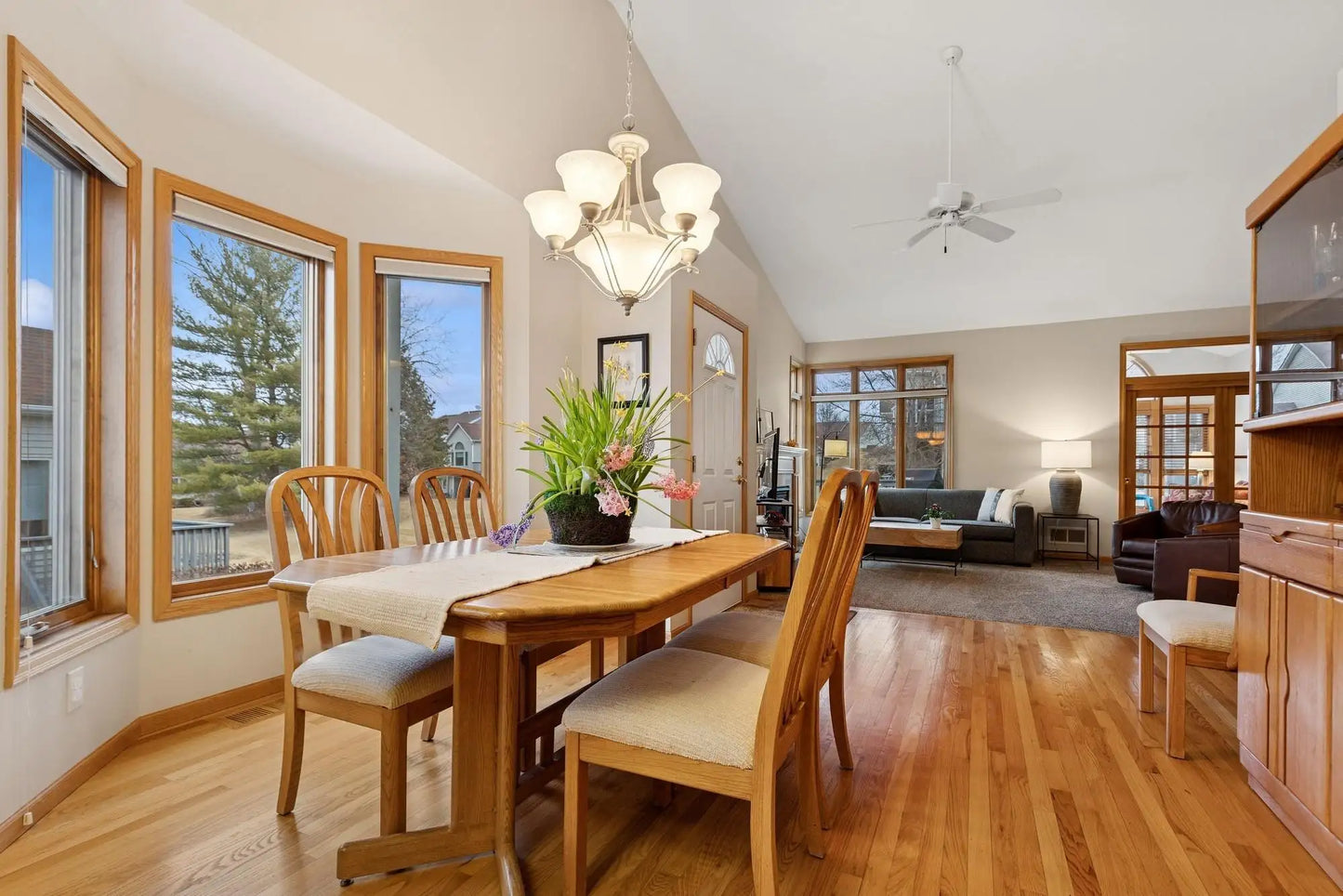 14331 Peninsula Point Drive, Savage, MN 55378