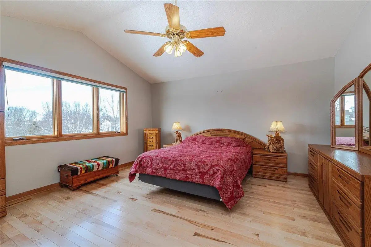 1084 Stein Drive, Waconia, MN 55387