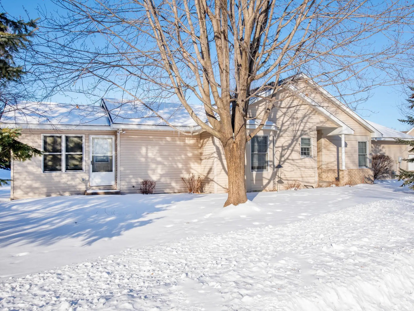 2138 Southwind Road, Maplewood, MN 55109