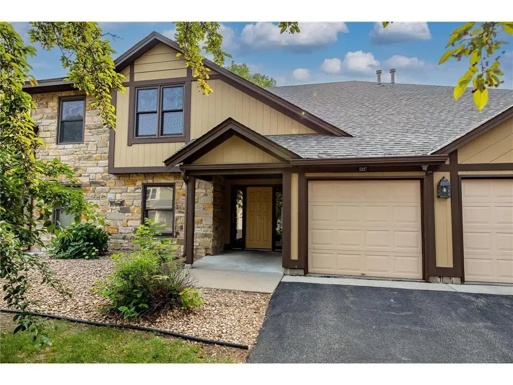 5225 Balmoral Lane, Bloomington, MN 55437