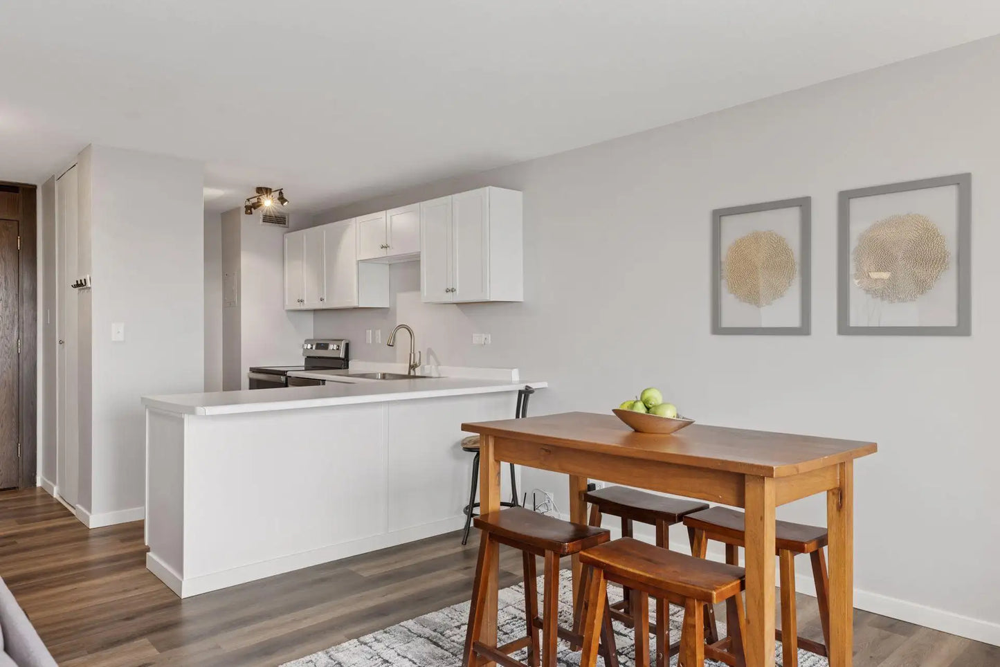 15 1st Street, Minneapolis, MN 55401