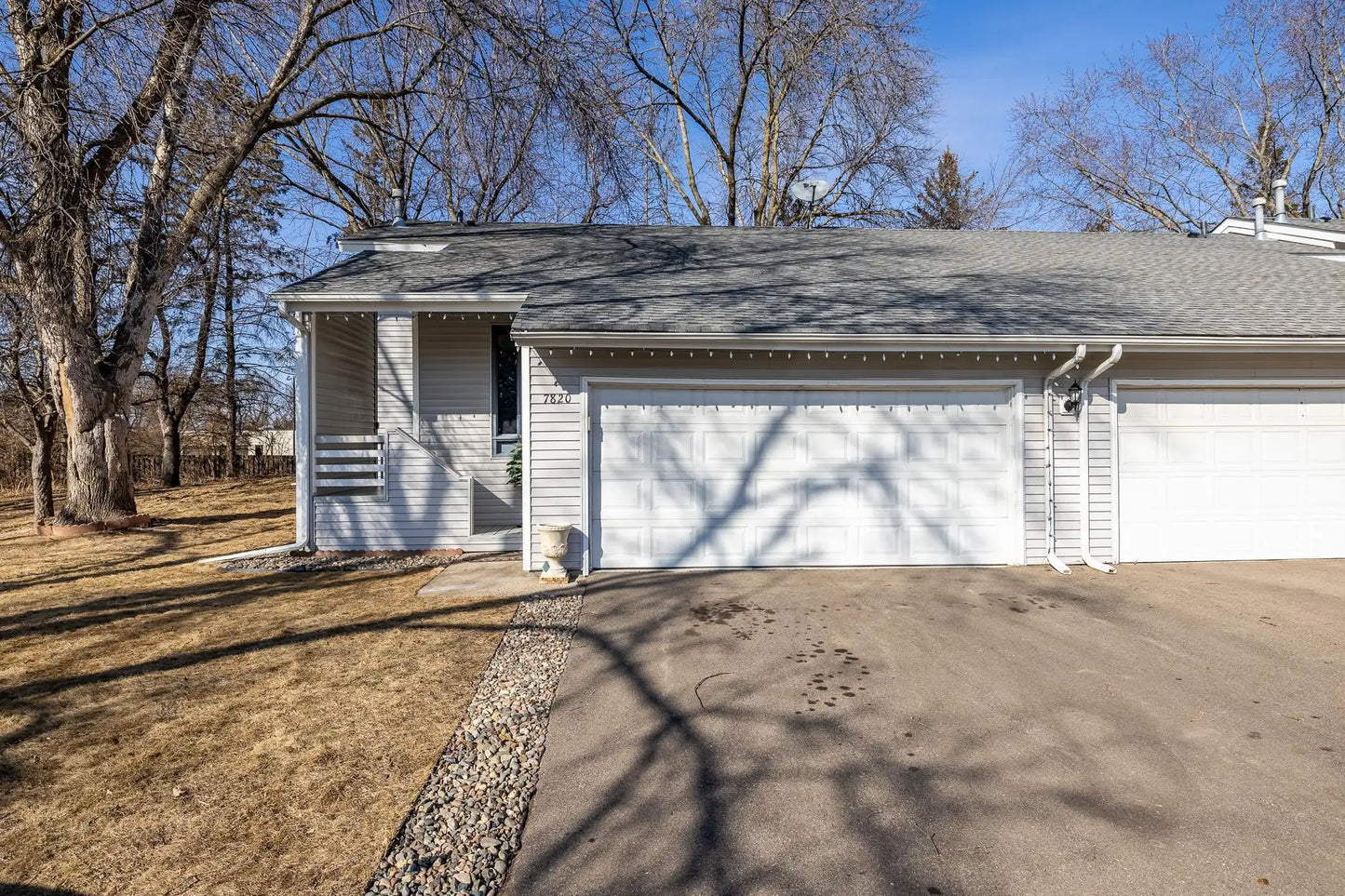 7820 Dunmore Road, Woodbury, MN 55125