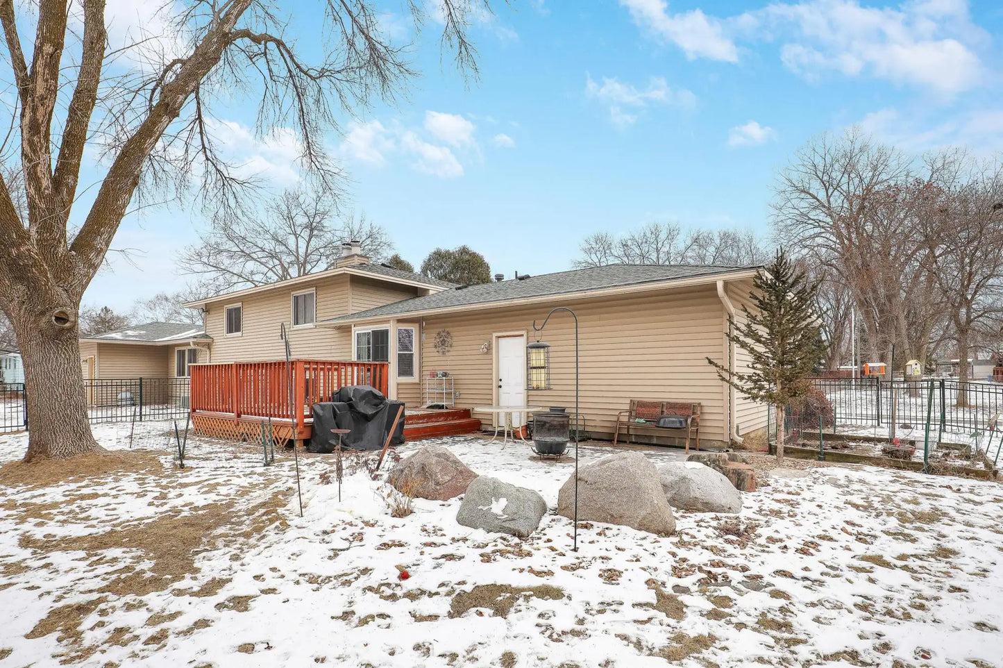 2913 Flag Avenue, New Hope, MN 55427