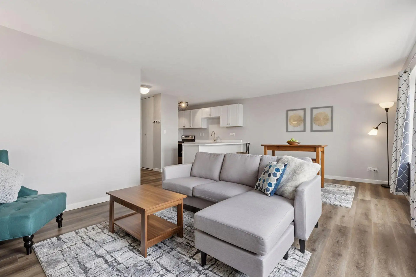 15 1st Street, Minneapolis, MN 55401