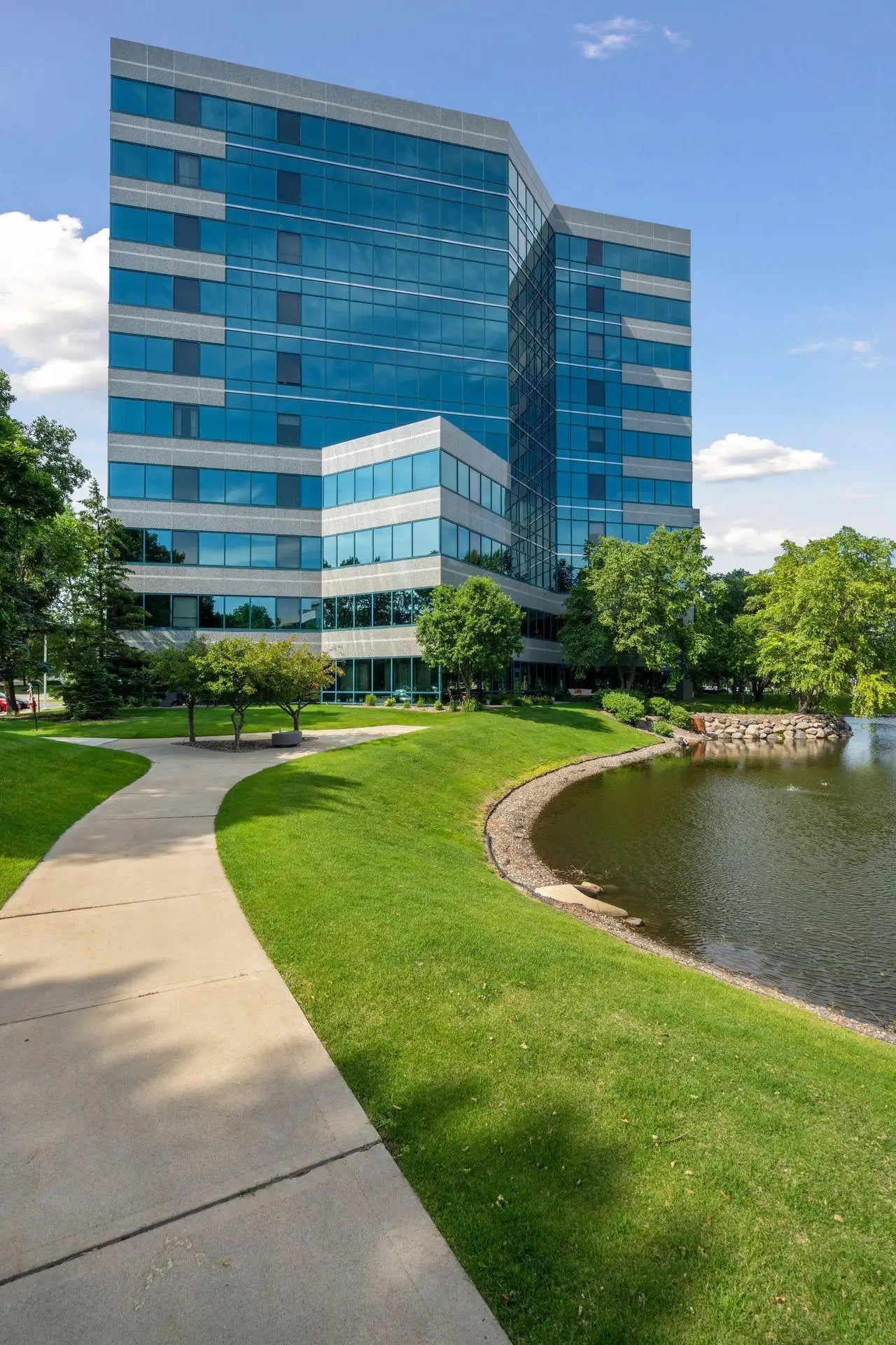 5601 Smetana Drive, Minnetonka, MN 55343