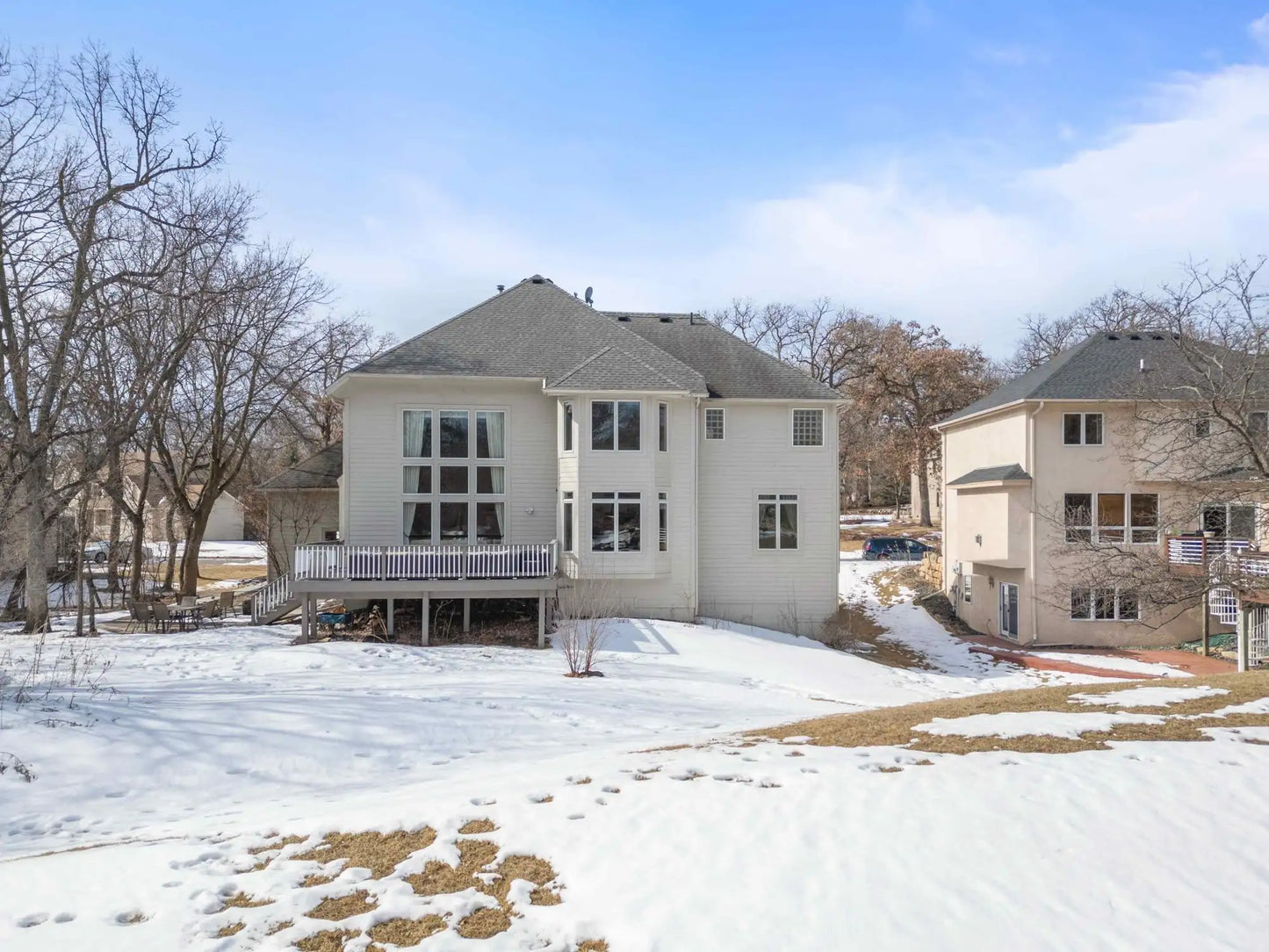 14905 Summit Oaks Drive, Burnsville, MN 55337