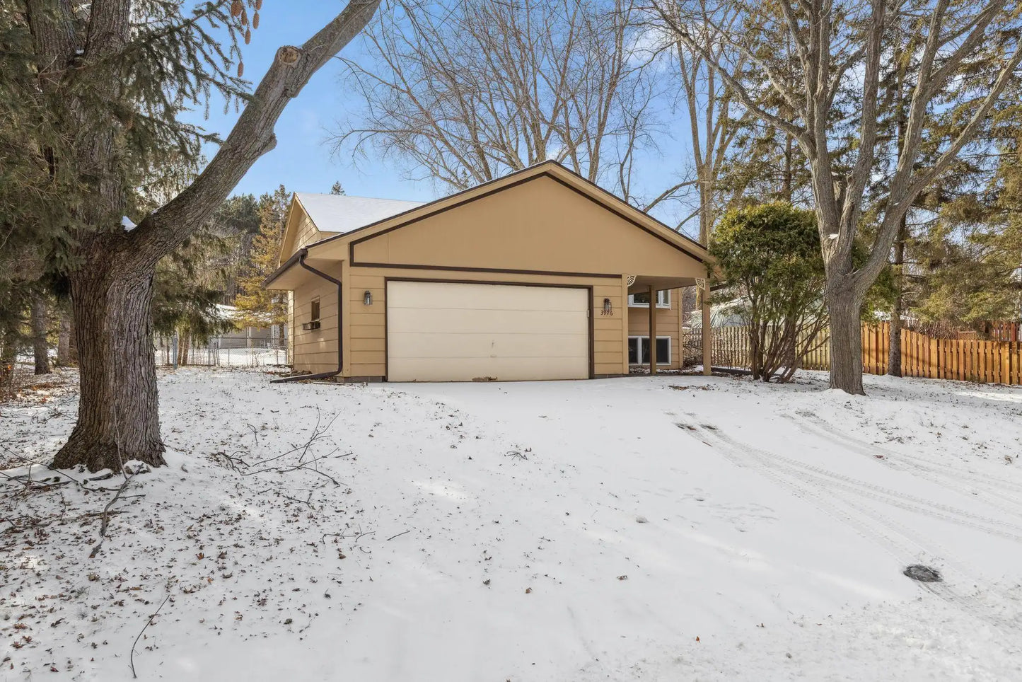 3976 Woodview Drive, Vadnais Heights, MN 55127