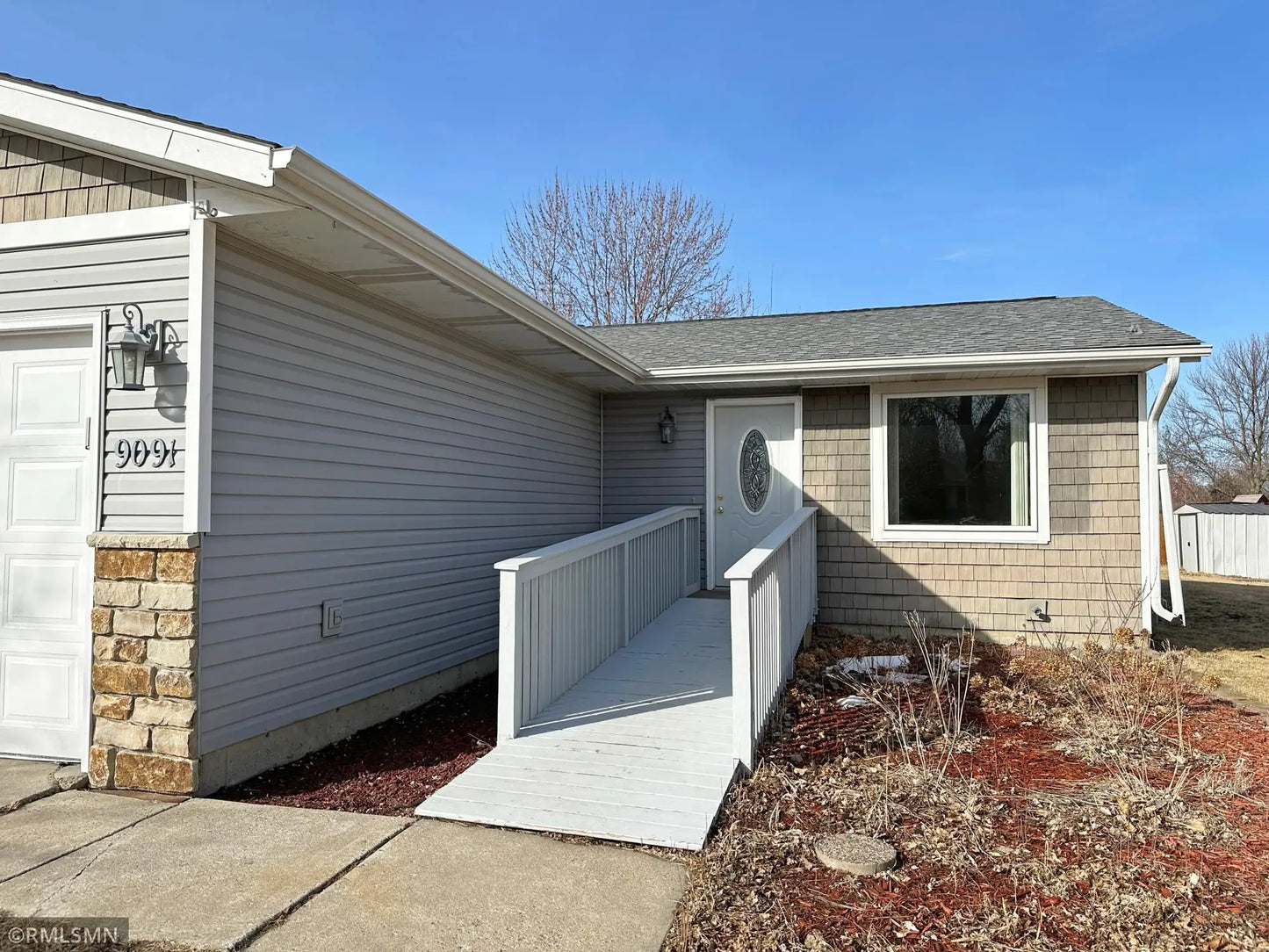 9091 Tanager Circle, Monticello, MN 55362