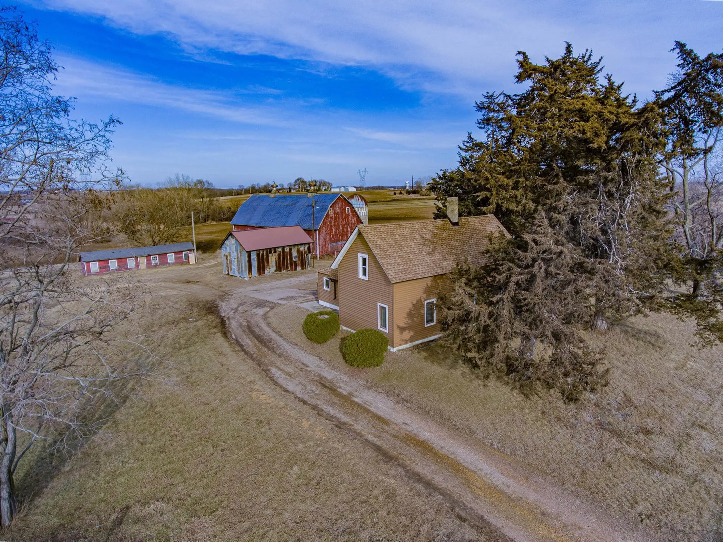 5460 County Road 10 , Victoria, MN 55318