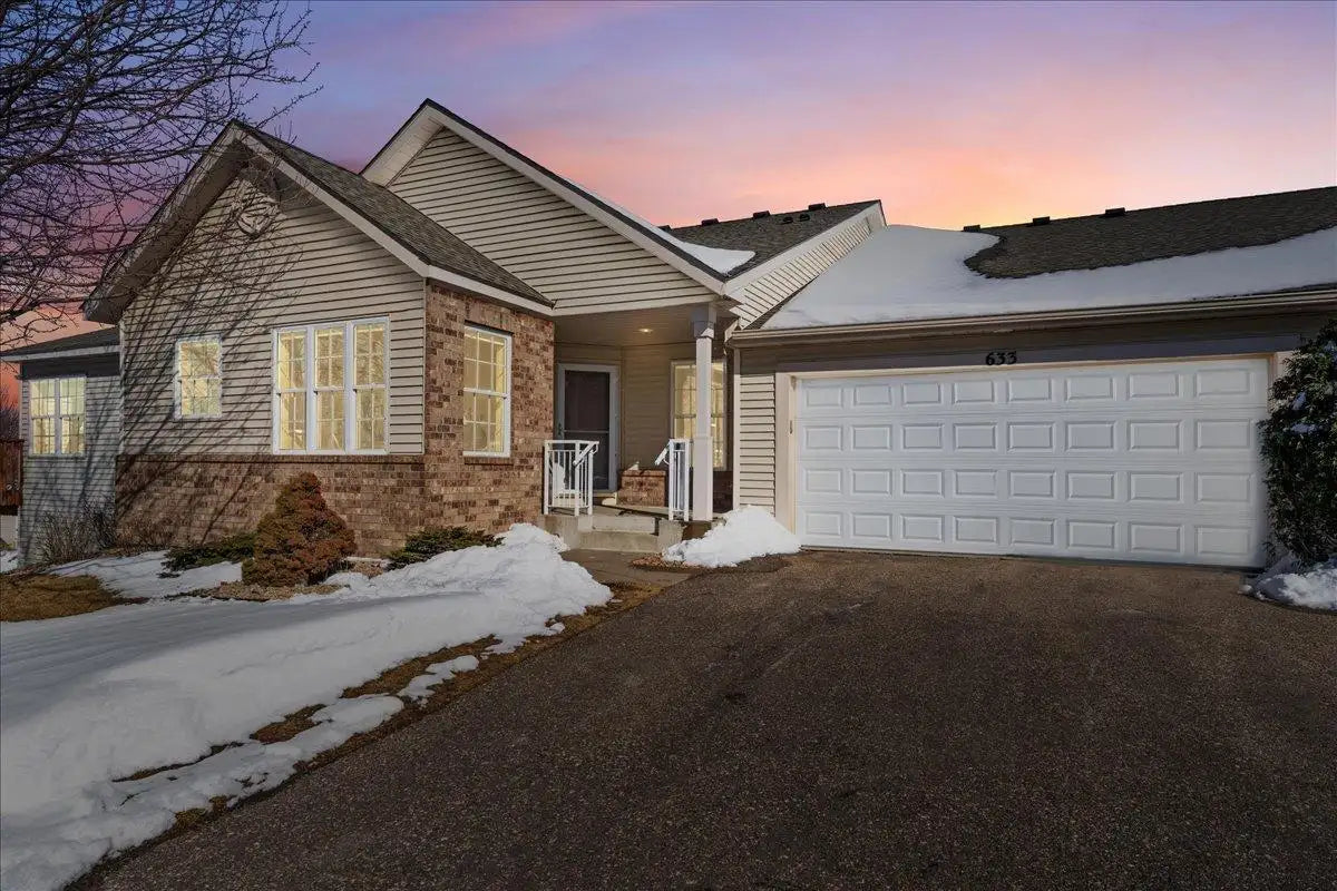 633 Woodland Drive, Mahtomedi, MN 55115