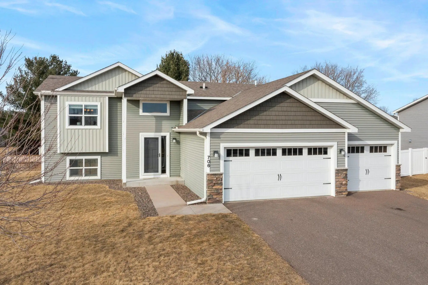 706 Edgewood Street, Isanti, MN 55040