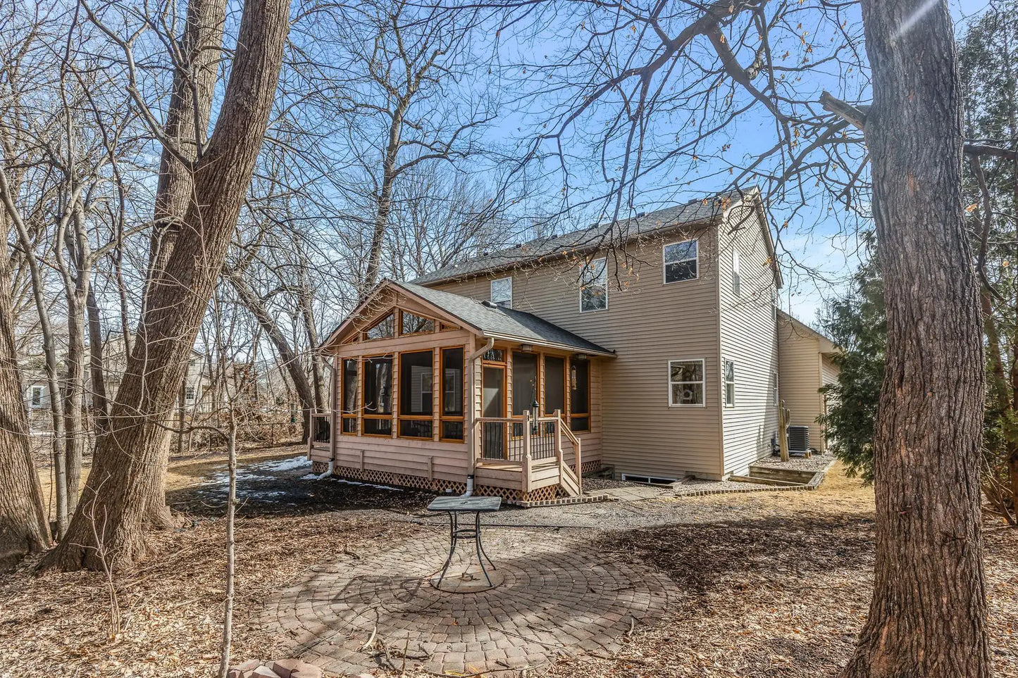 1260 Linden Lane, Victoria, MN 55386